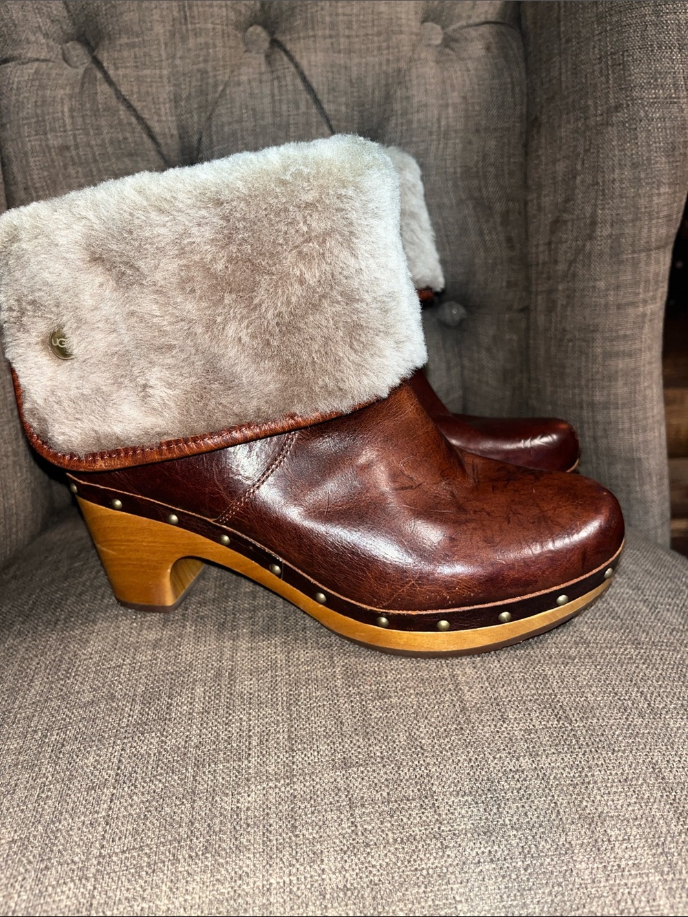 UGG Lynne's Women's Brown Leather Fur-Trim Clog Boots
